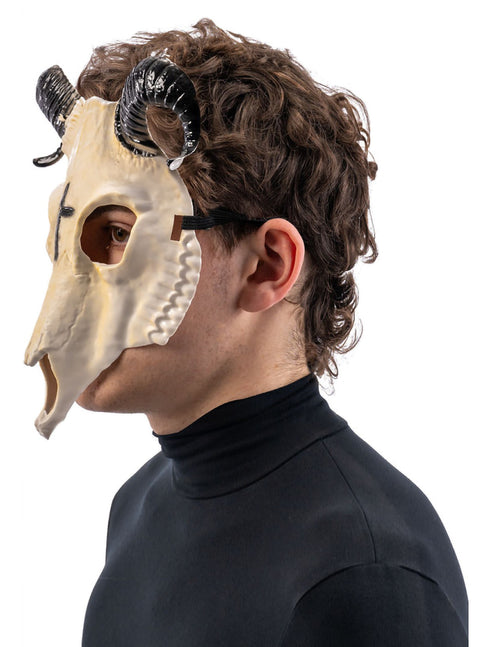 Luurankonaamari vuohi