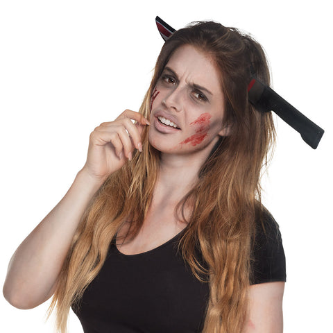 Pään lävistävä kauhupanta veitsi