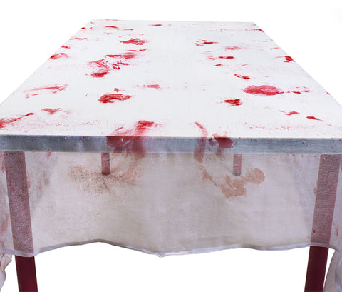 Pöytäliina verinen