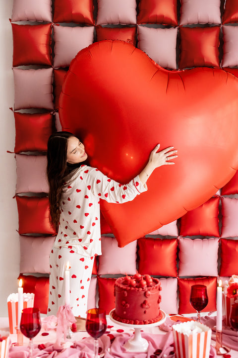 XXL jättisydänfoliopallo punainen, 136x129 cm