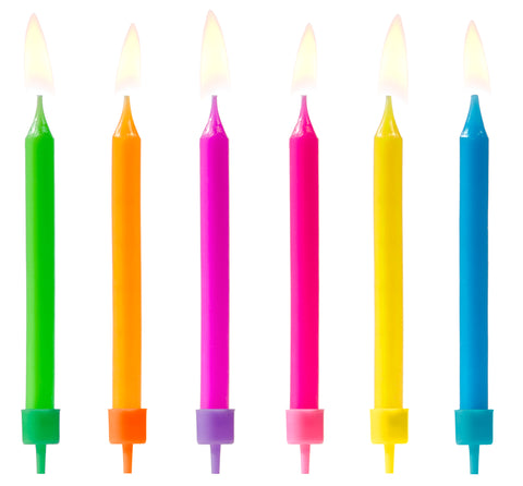 Kakkukynttilät 6,5 cm ja pidikkeet kirkas värisekoitus 6 kpl/pkt